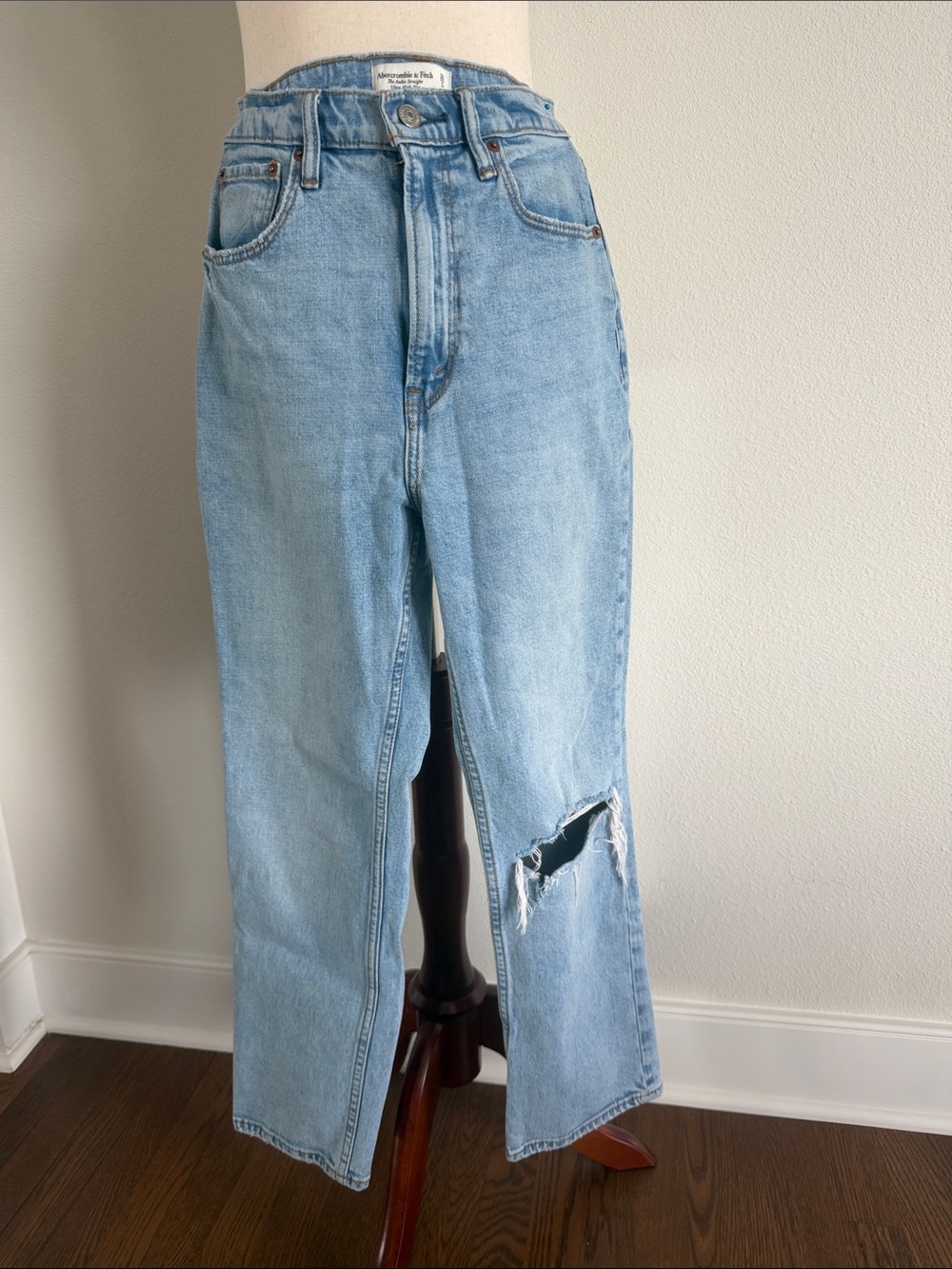 A&F High-Rise Ankle Straight Ultra High Rise Jeans